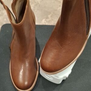 Johnston & Murphy Brown Leather Ankle Boots